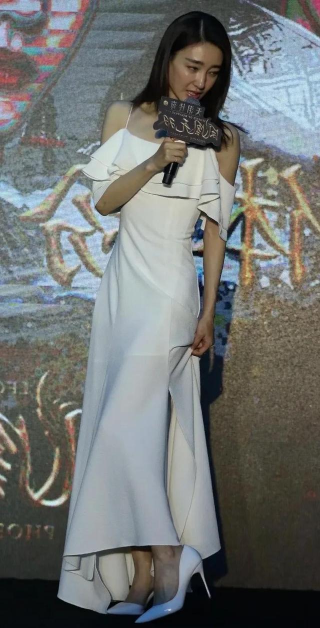 王麗坤最新發(fā)布會驚艷亮相，星光閃耀的瞬間