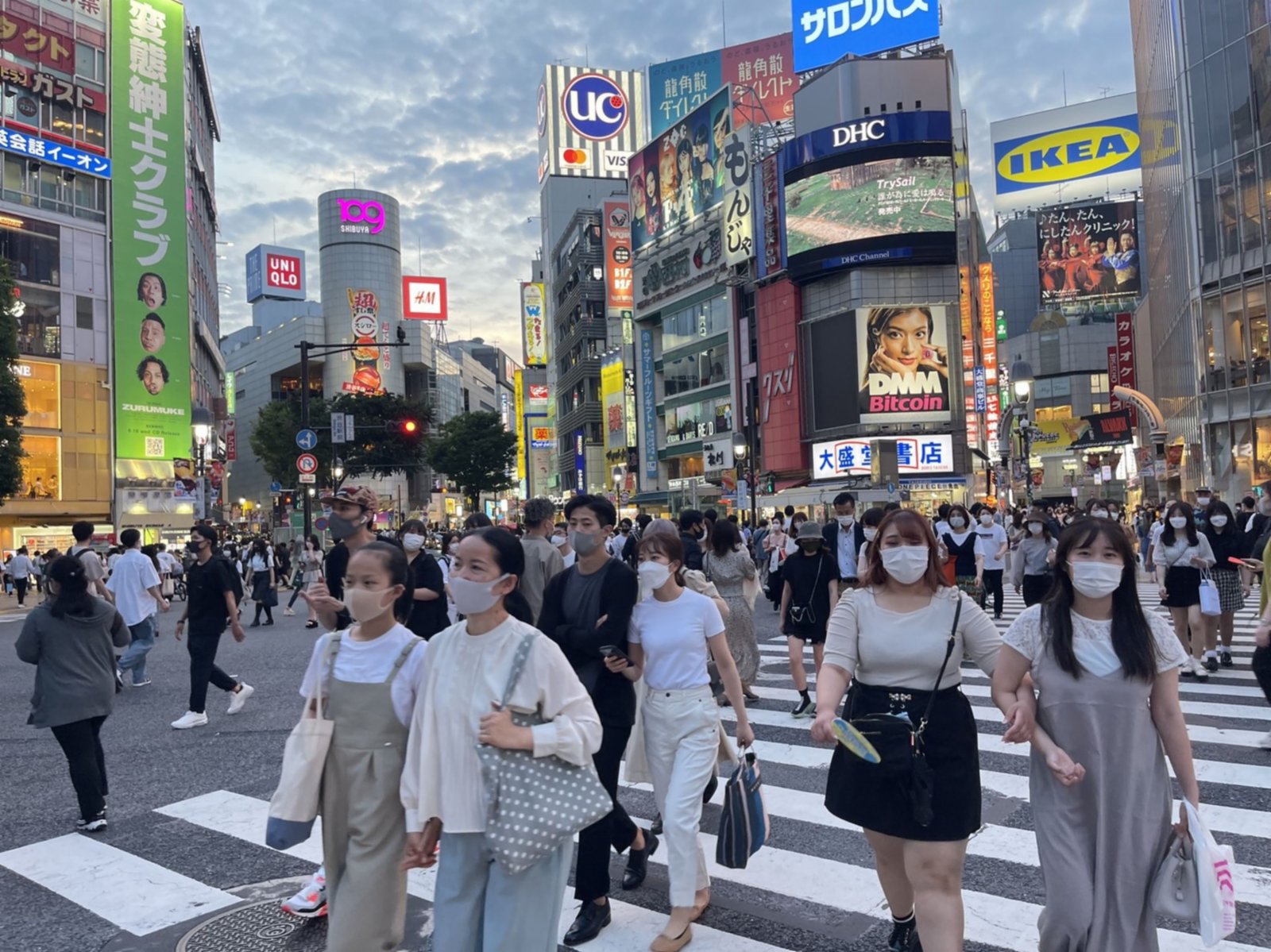 揭秘最新東京風(fēng)情，探索城市魅力大揭秘 ????