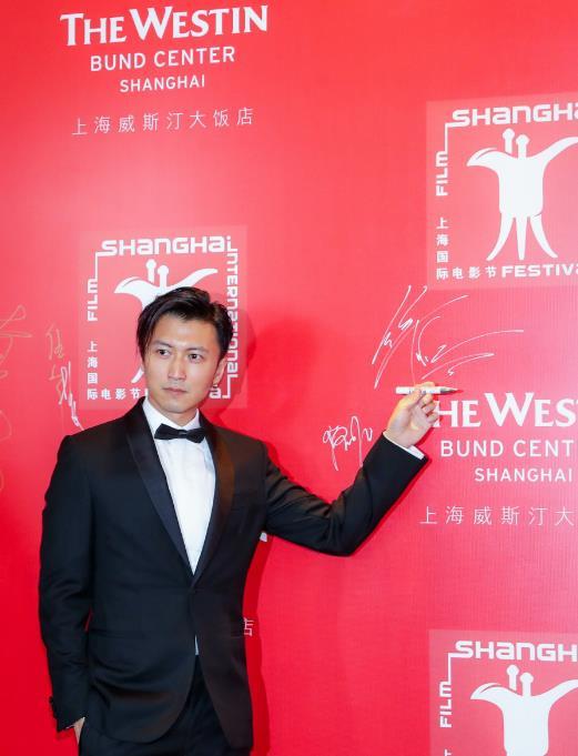 甄子丹新發(fā)型亮相，時(shí)尚變遷與個(gè)人立場的探索