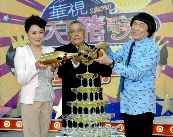 豬哥亮陳亞蘭最新動態(tài)揭秘，小巷美食寶藏大揭秘！