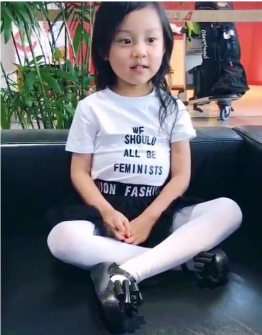 李小路女兒近照，自然美景中的探索之旅獨家曝光