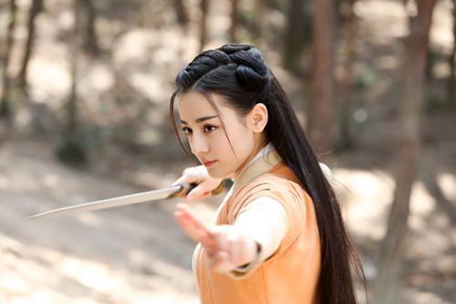 秦時明月新登場女俠角色——科技之光，生活之路的照亮者
