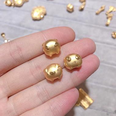最新黃金價格動態(tài)，小巷深處的黃金秘密