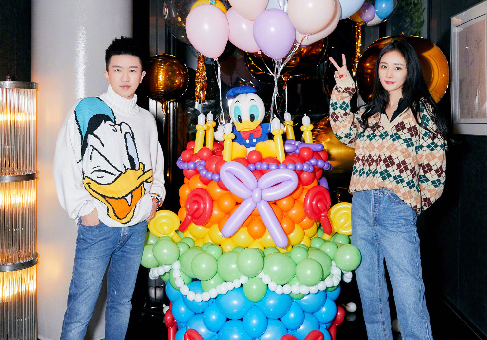 最新生日圖片分享，小巷深處的特色小店，生日探索之旅啟程！