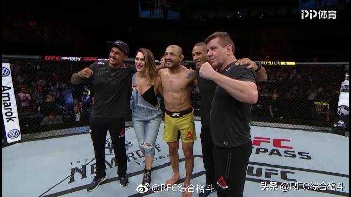 最新WWE格斗之夜，小巷熱血戰(zhàn)場與特色小店的探索之旅