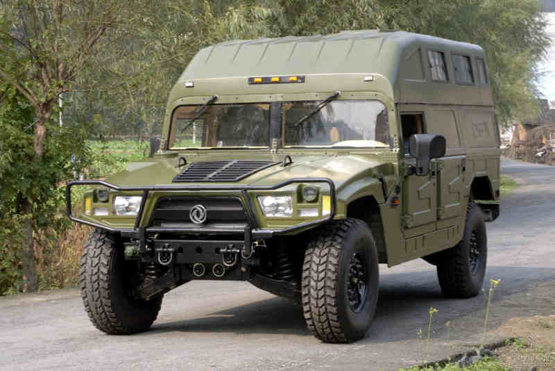 東風(fēng)最新軍車震撼登場，展現(xiàn)雄姿！