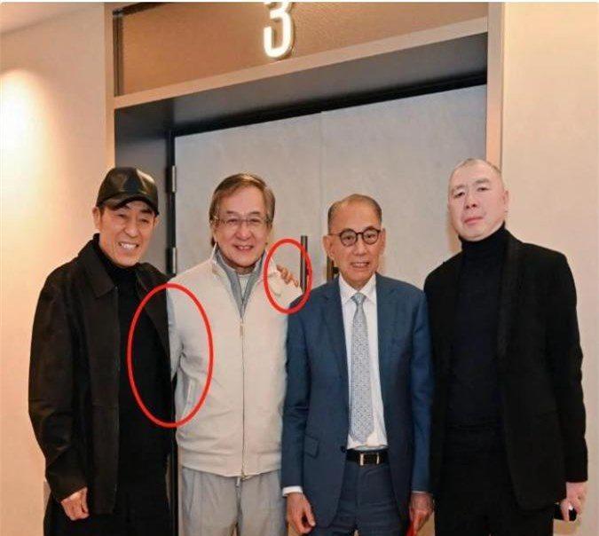成龍最新動態(tài)揭秘，小巷深處的驚喜探索之旅（2025年）