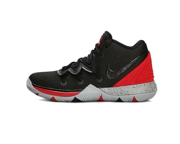 Nike歐文最新動態(tài)，籃球鞋革新里程碑，科技與設計的完美融合
